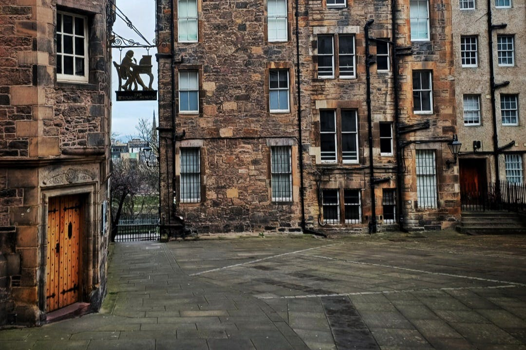 Edinburgh: Royal Mile Guided Walking Tour - Photo 1 of 8